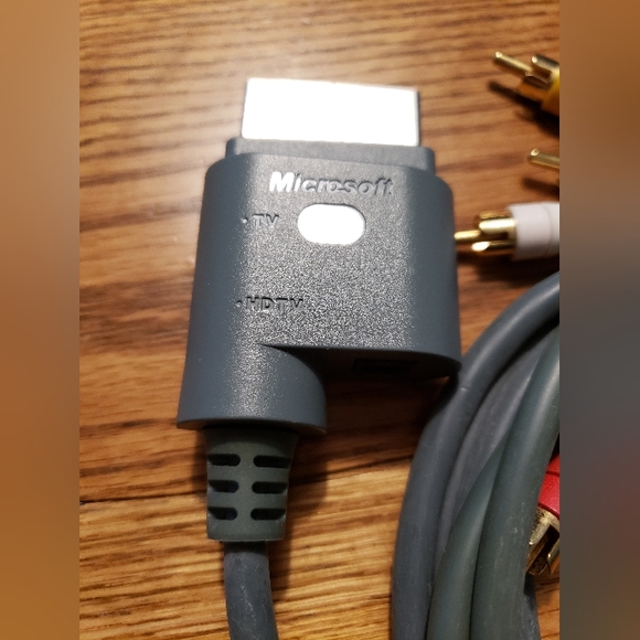 XBOX 360 HDTV CABLE Free with order - Picture 5 of 9